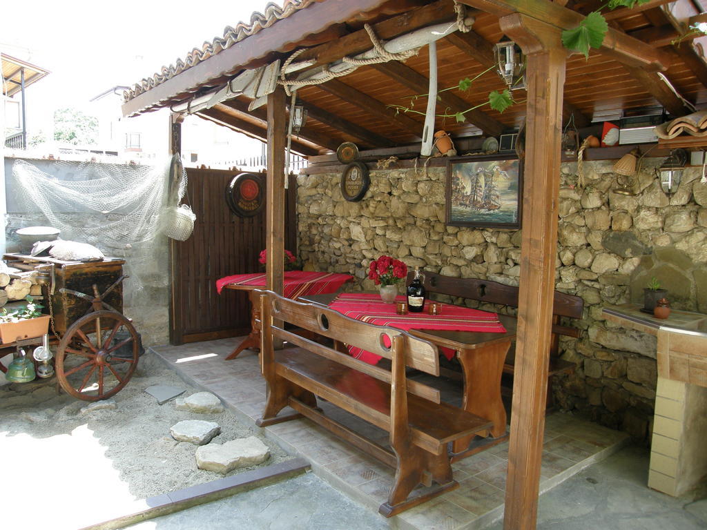 Emona Guest House 네세부르 객실 사진