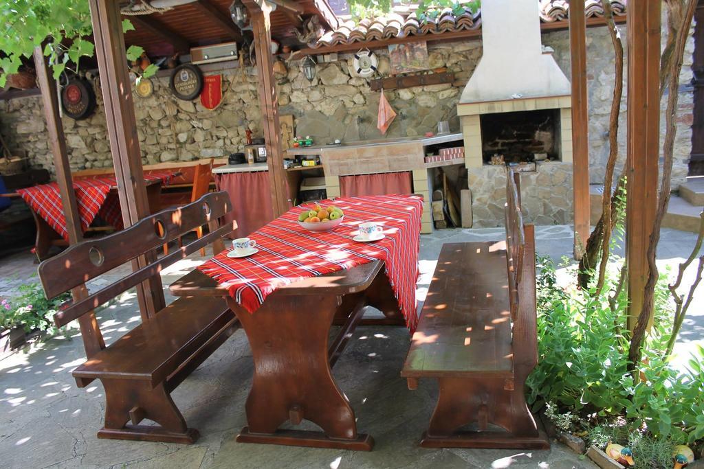 Emona Guest House 네세부르 외부 사진